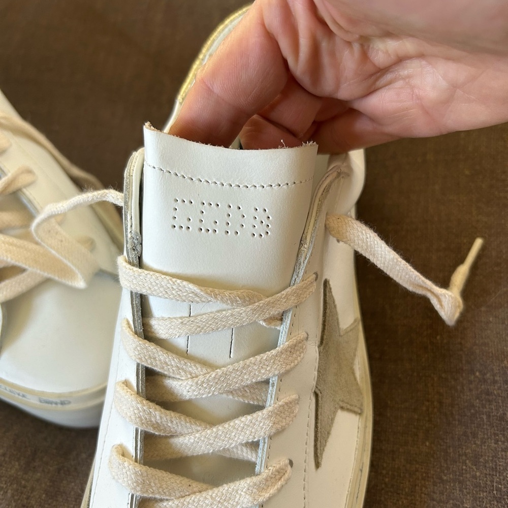 Golden Goose White Leather Sneakers with Beige Star and Gold Heel. NEW - Picture 4 of 5